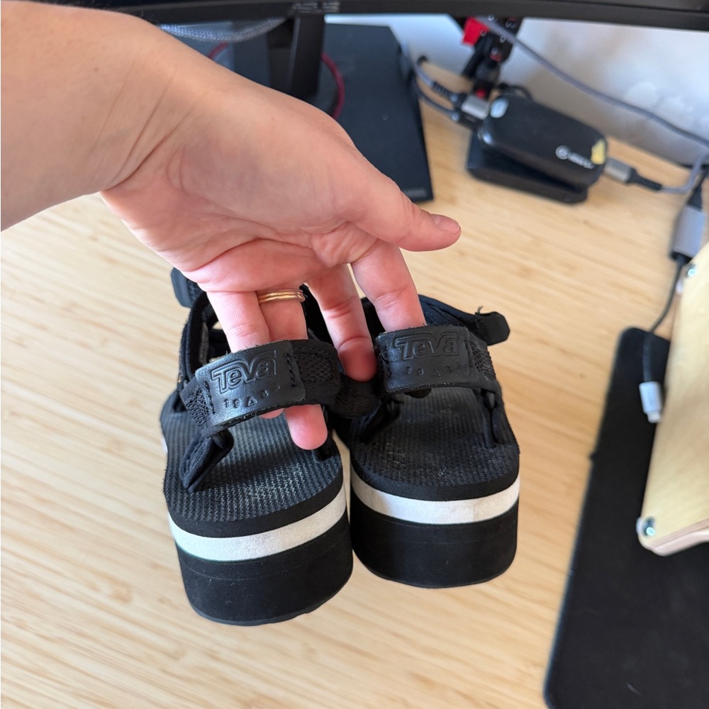 Teva Flatform Sandals - Picture 5 of 7